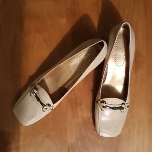 NIB: Nine West Pumps Size 10